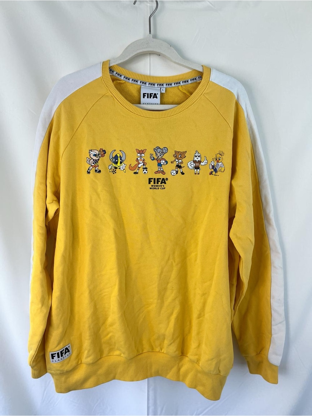 Rare NWT FIFA Classics Women’s World Cup Mascot Crewneck Sweatshirt Yellow Sz L